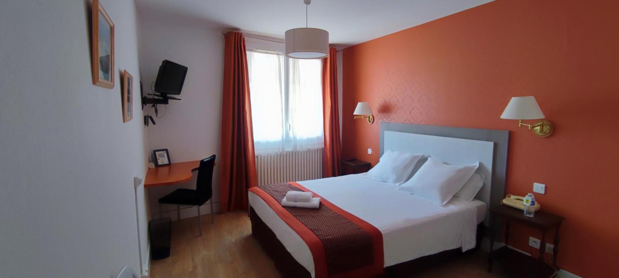 Logis Grand Hotel Pelisson Нонтрон Экстерьер фото