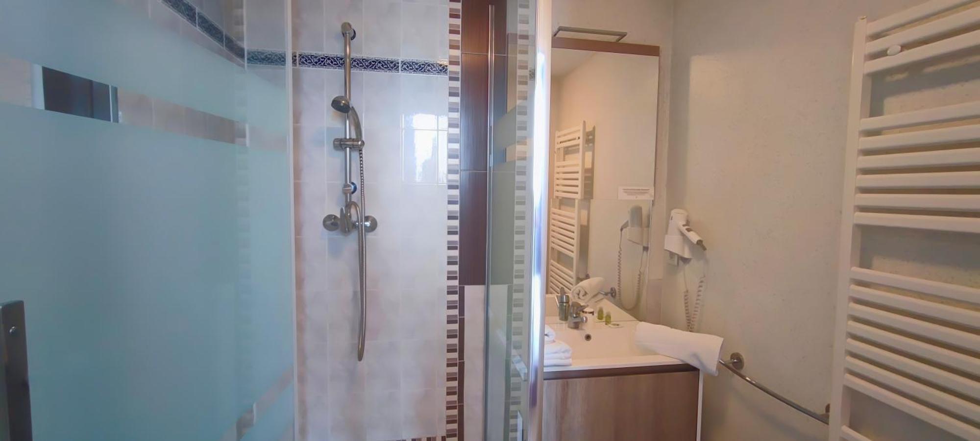 Logis Grand Hotel Pelisson Нонтрон Экстерьер фото