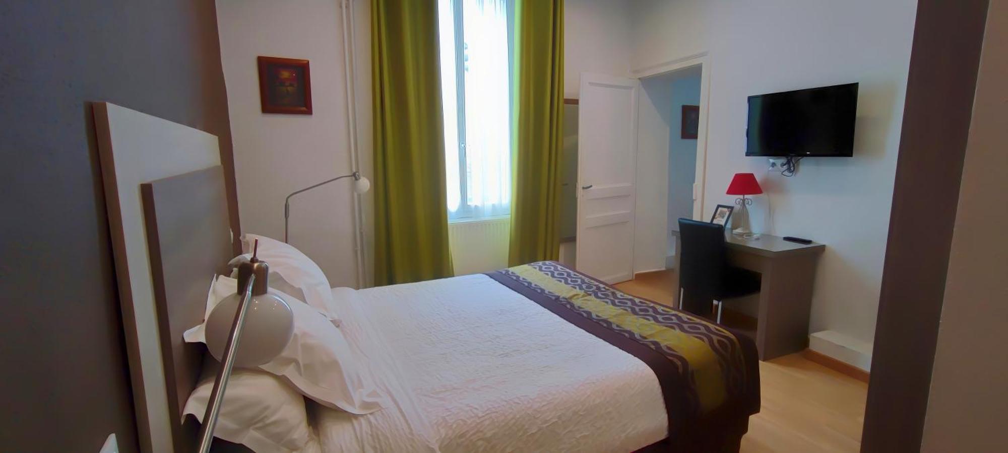 Logis Grand Hotel Pelisson Нонтрон Экстерьер фото
