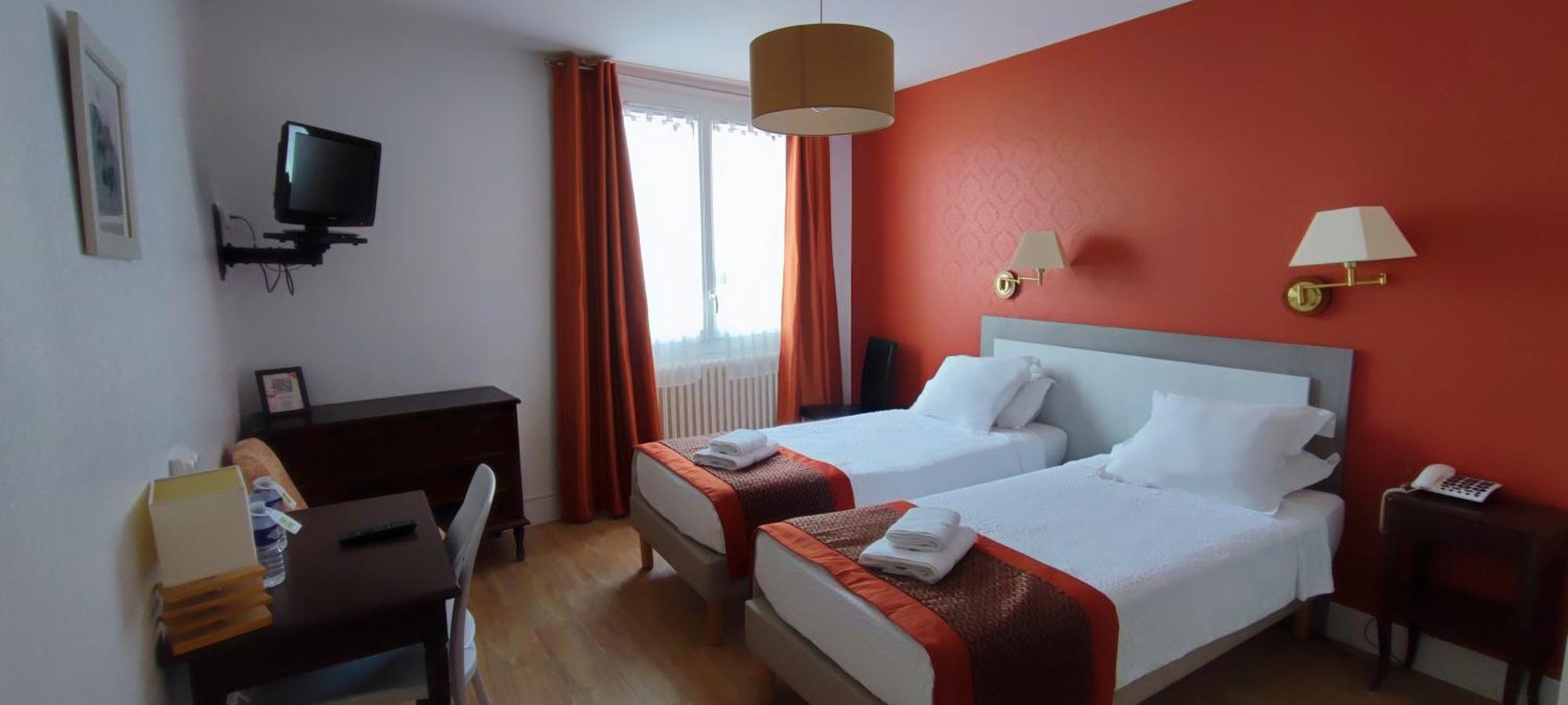 Logis Grand Hotel Pelisson Нонтрон Экстерьер фото