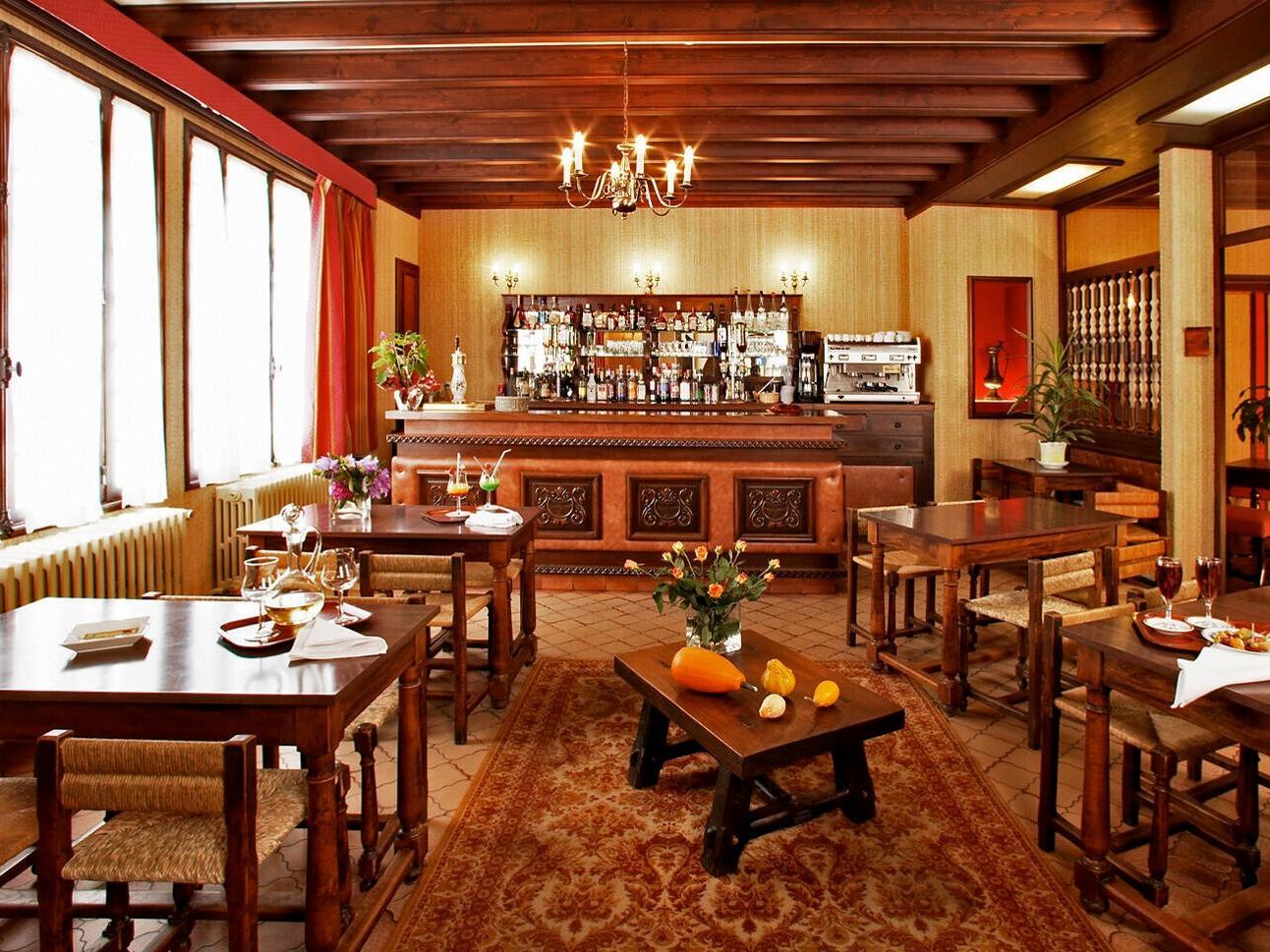 Logis Grand Hotel Pelisson Нонтрон Экстерьер фото