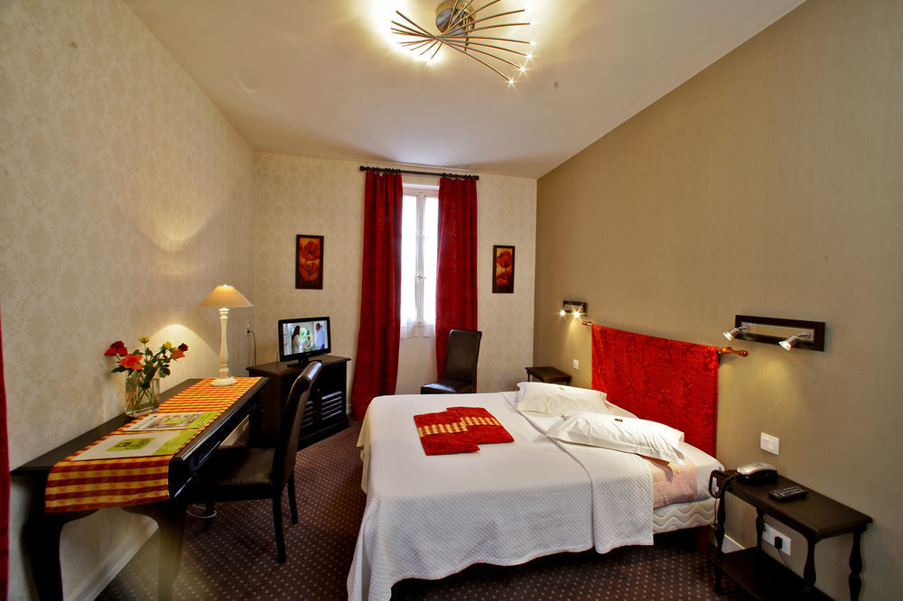 Logis Grand Hotel Pelisson Нонтрон Экстерьер фото